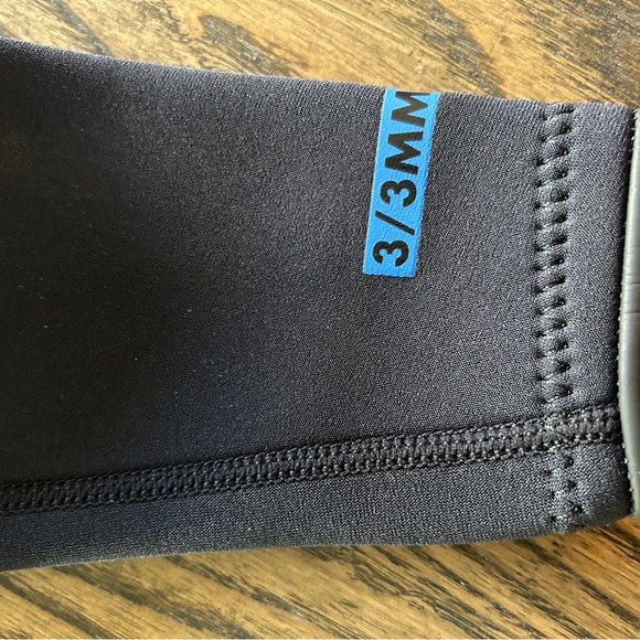 Seaskin Wetsuit Tops for Mens 3mm Front Zipper - Picture 3 of 5